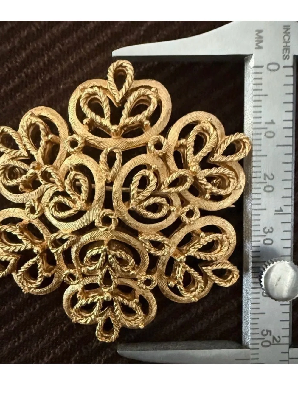 Trifari Vintage Gold Tone Filigree Brooch Women Ornate Scroll Pin Chic
